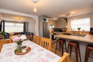 Kitchen/Diner- click for photo gallery